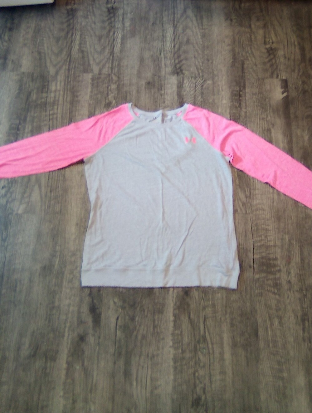 UnderAmor Grey & Pink Baseball Raglan Top
